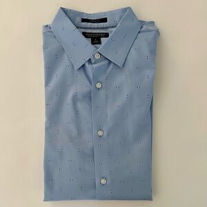 Banana Republic Men's Light Blue Patterned Dress Shirt